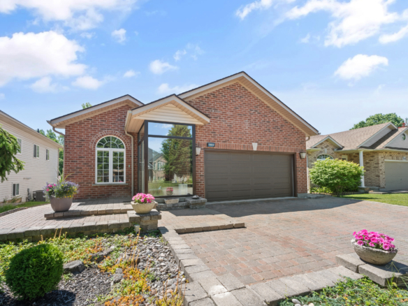 7834 Charnwood Ave, Niagara Falls, ON