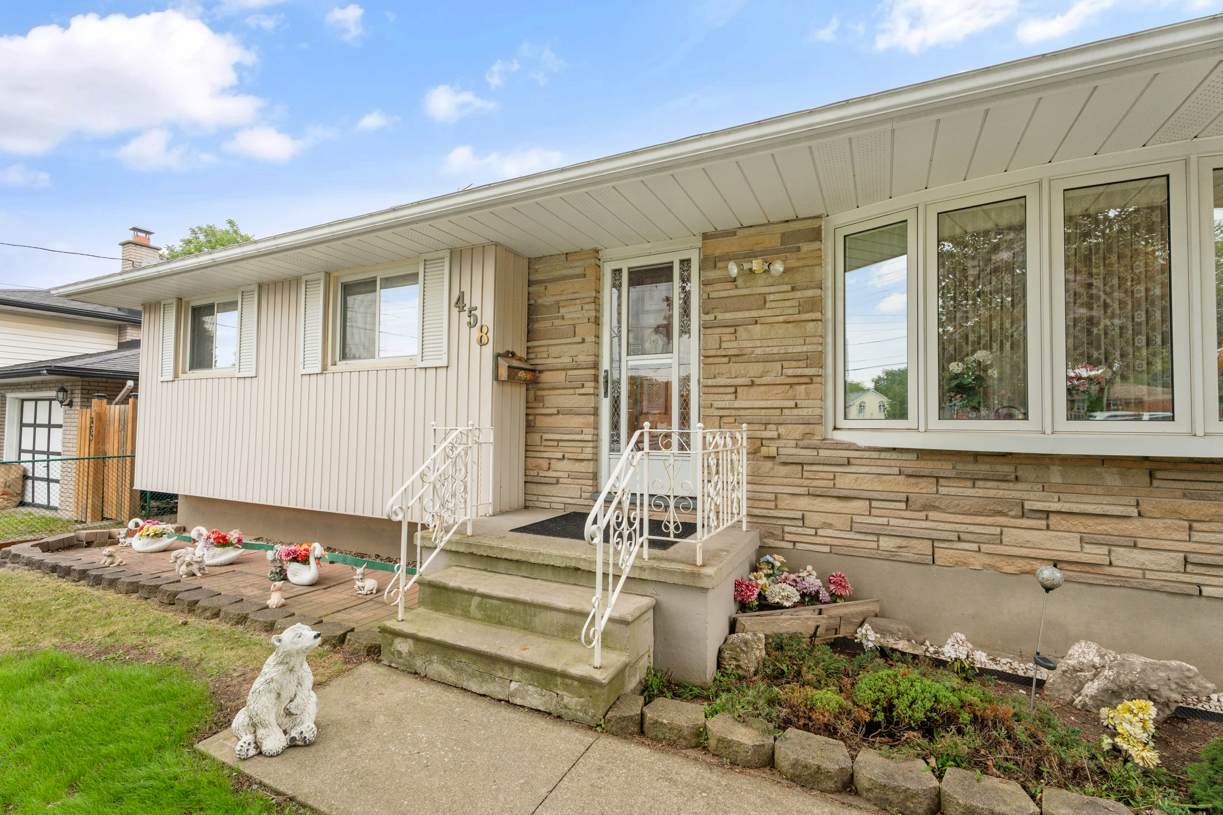 458 Bunting Rd, St. Catharines