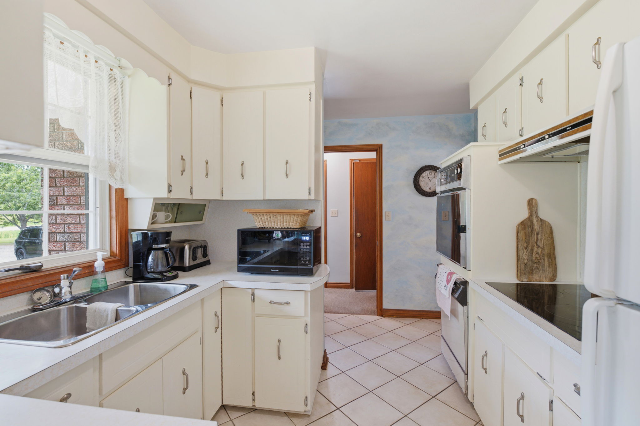4325 White Road, Port Colborne